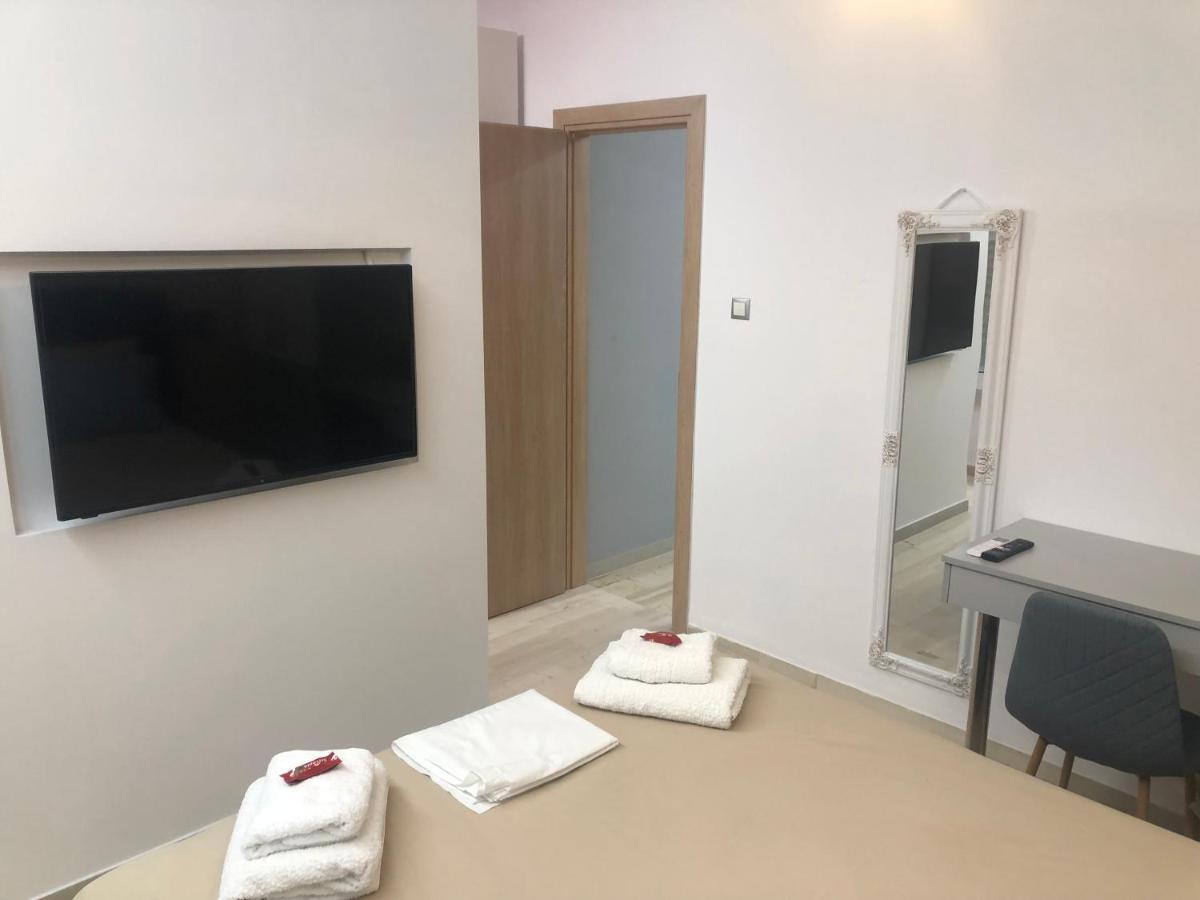 Royal Red Suite No 1, Piraeus Port Bagian luar foto