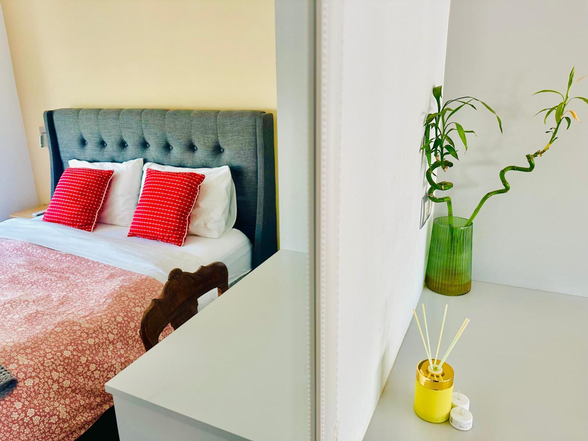 Royal Red Suite No 1, Piraeus Port Bagian luar foto